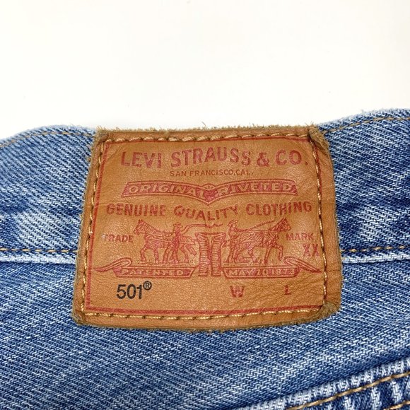 Levi's 501 Logo Stripe Button Fly Shorts - Picture 2 of 6